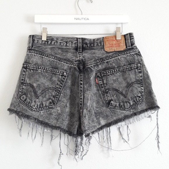 VTG Levi's 550 Black Acid Wash Distressed Shorts - Picture 2 of 5